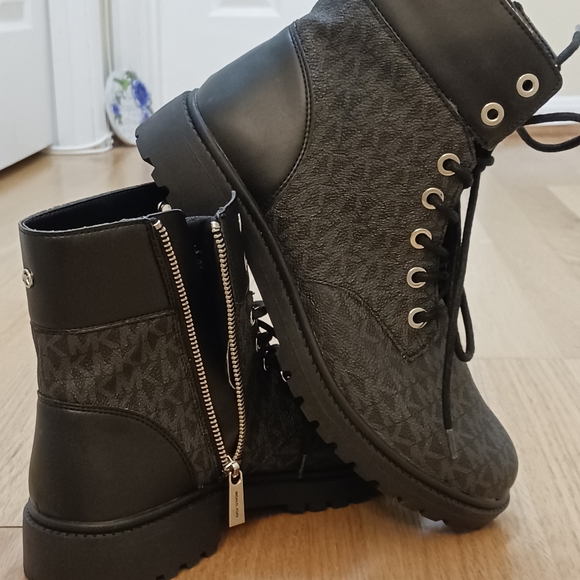 💎 HP 💎 Michael by Michael Kors Alistair Bootie Combat Boots size 8.5 for women - Picture 10 of 11